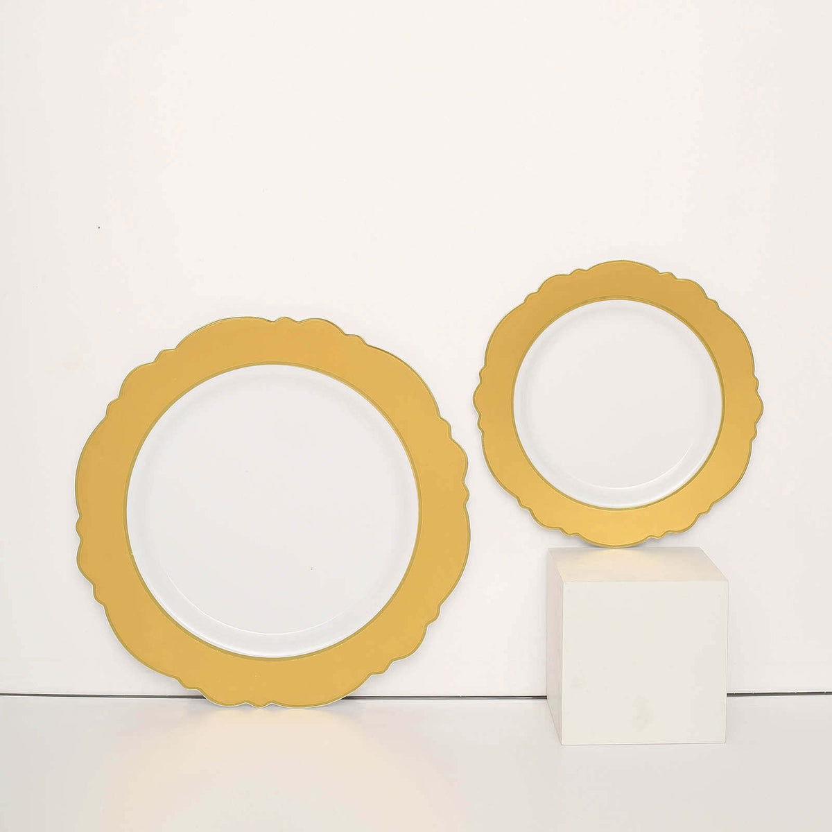 10-Pack Plastic 8" Round Dessert Plates in White with Gold Blossom Design & Gold Edging - Disposable Salad Appetizer Plates for Modern & Classy Table Decor